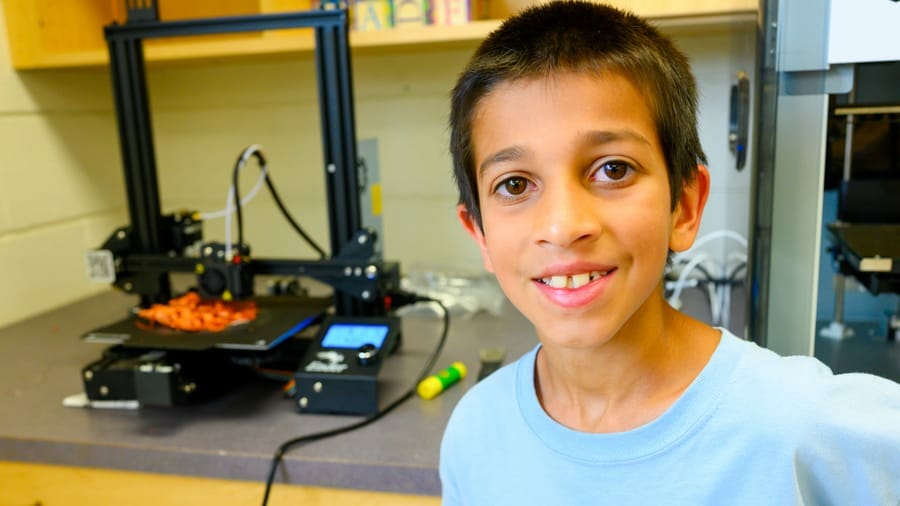 Younger camper at 3d printing